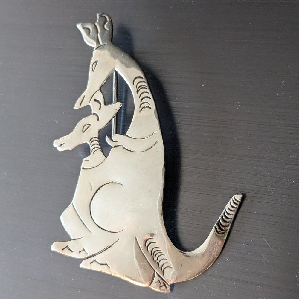 Whimsical Unique Detailed Sterling Kangaroo and Joey In Pouch Pin/Brooch Signed
